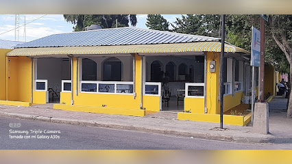 Pica Pollo Comedor Justino Food
