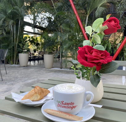 Lion Café Luxury Garden