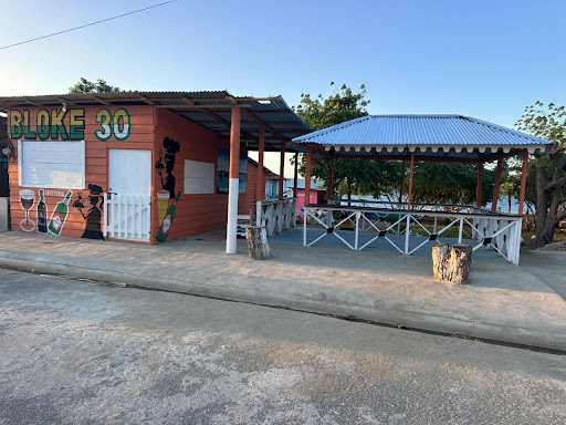 BAR-RESTAURANTE BLOKE 30