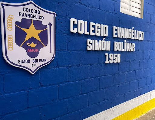 Colegio Evangélico Simón Bolívar en Dajabon y
