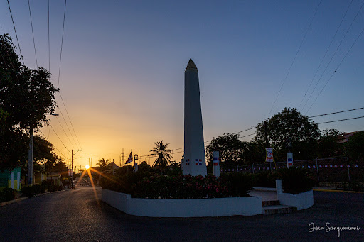Memorial Heroes Monument Restoration en Av. Próceres de la Restauración