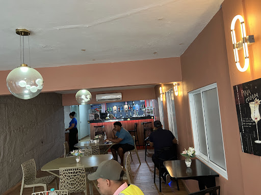 LAYABÓN Restaurant picapollo