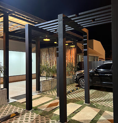 Luxury Plaza