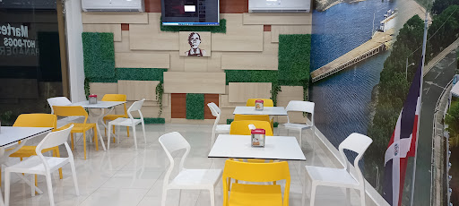 Rolando Panadería, Repostería y Restaurante