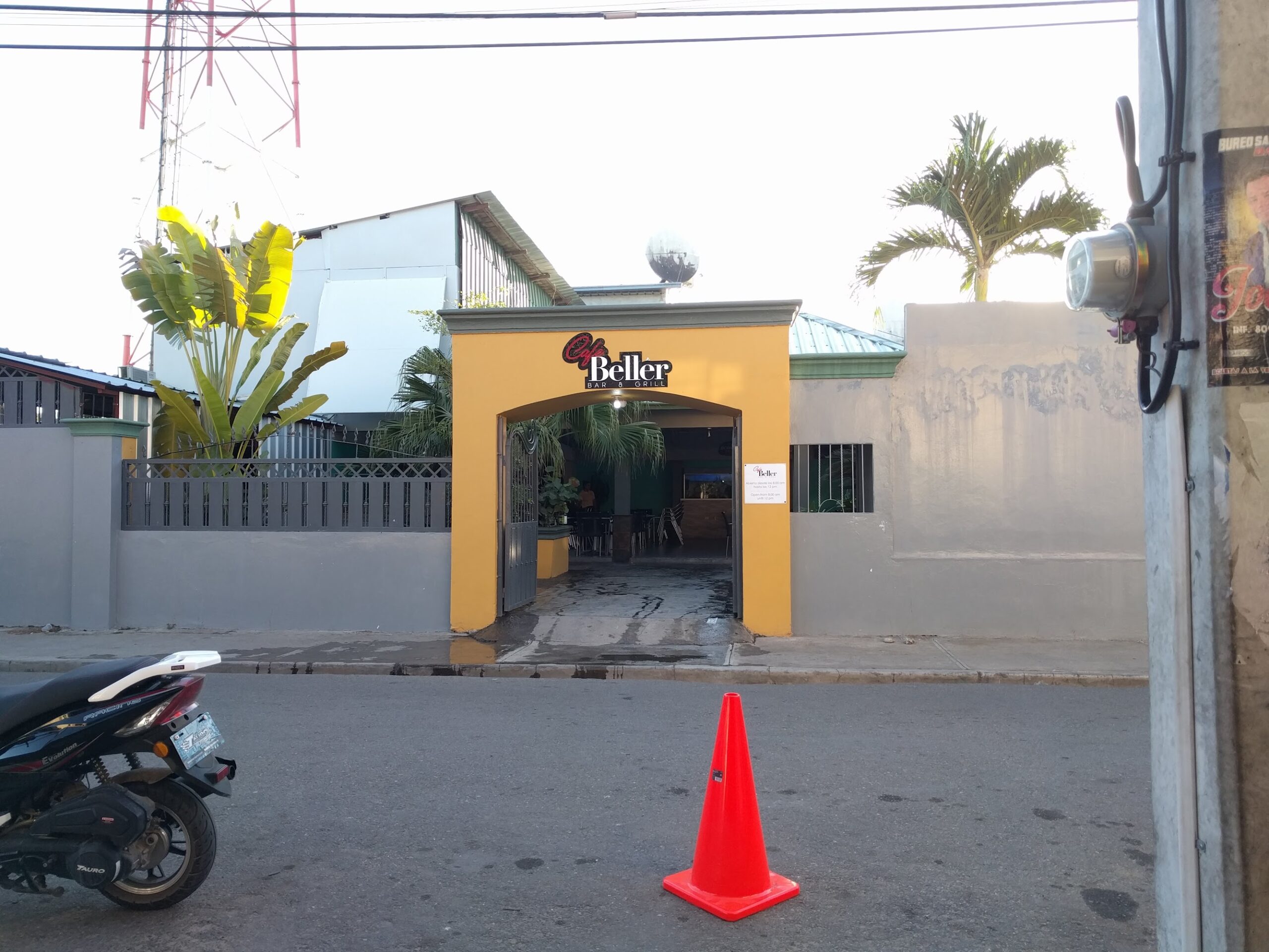 Plato de comida tipica de Dajabon en Cafe Beller